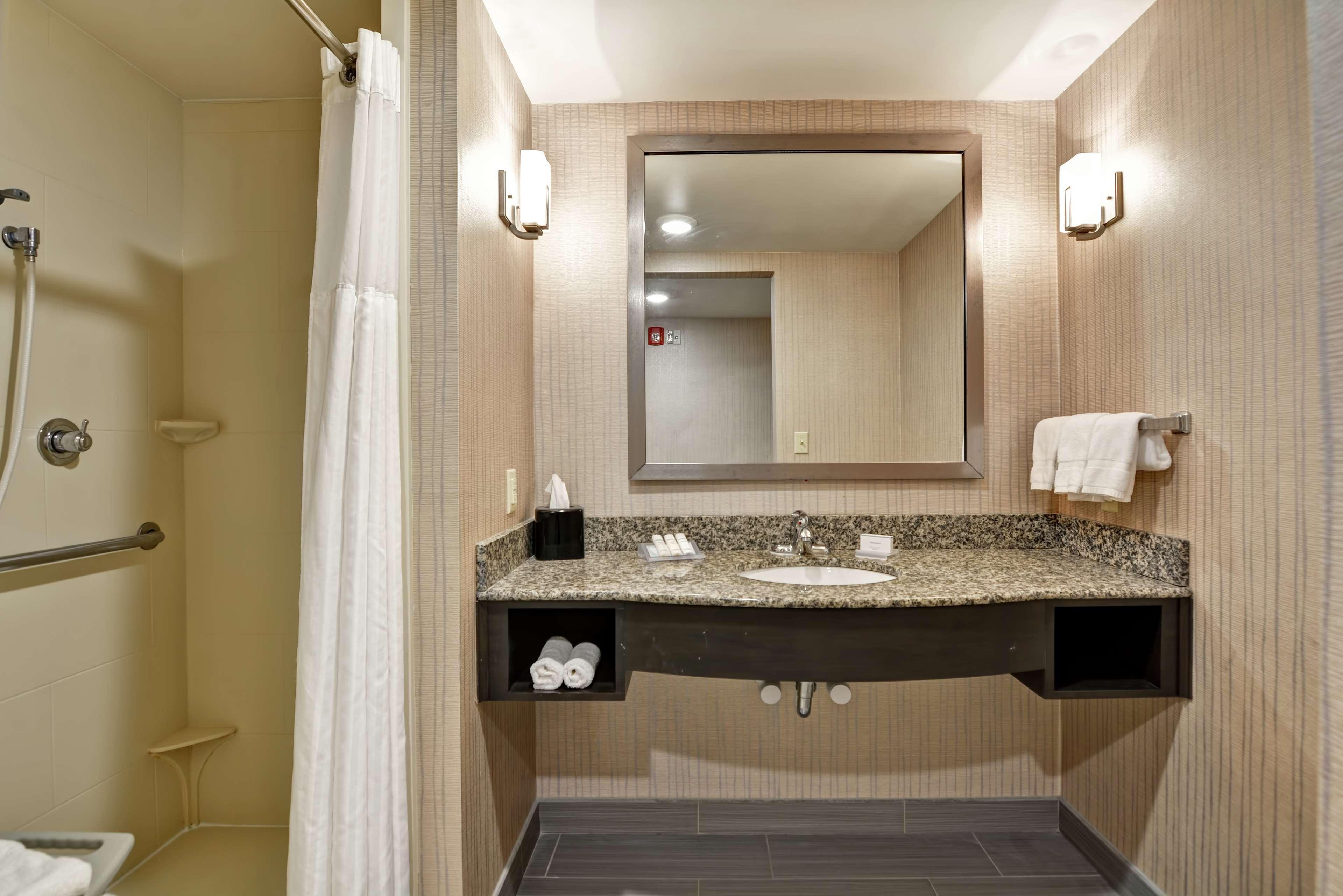 Hilton Garden Inn West Литл-Рок Экстерьер фото